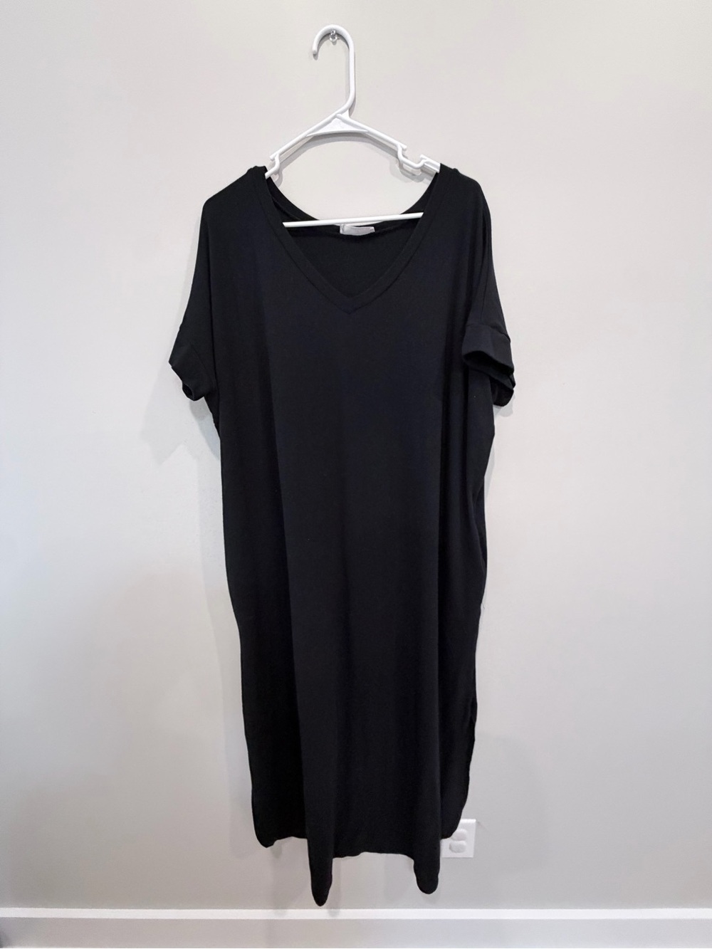 Zenana Outfitters Black V-Neck Maxi Dress